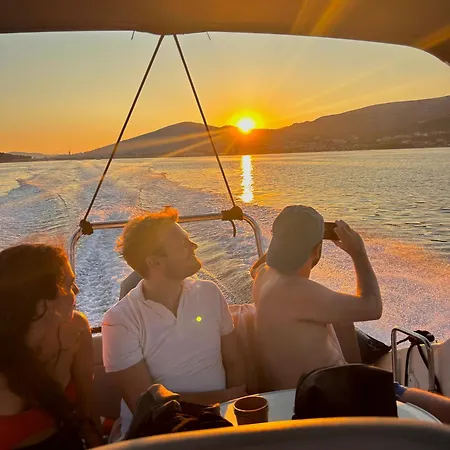 Private Boat Tour Half-day,blue Lagoon & 2 Secret Place *
